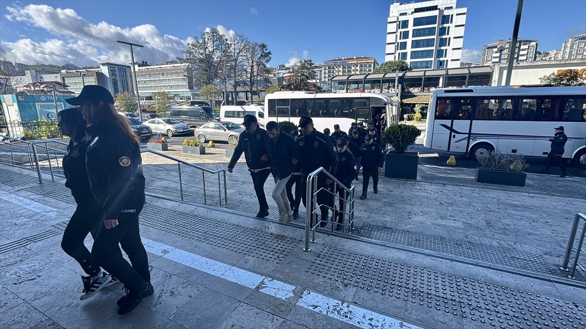 Trabzon merkezli uyuşturucu operasyonunda yakalanan 76 şüpheli tutuklandı