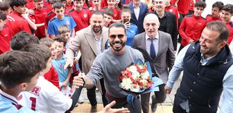 Trabzonspor'un eski futbolcusu Alanzinho, öğrencilerle buluştu