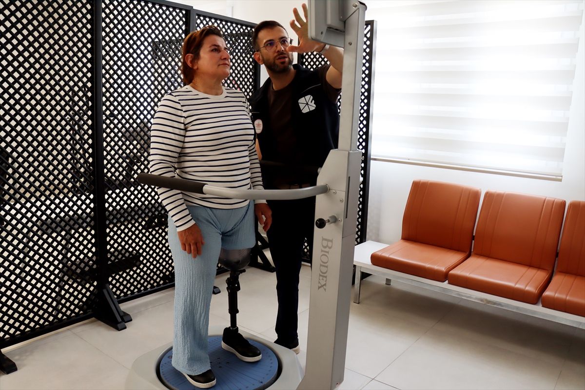 Trafik kazasında sol bacağını kaybeden kadın hayalindeki proteze 38 yıl sonra kavuştu