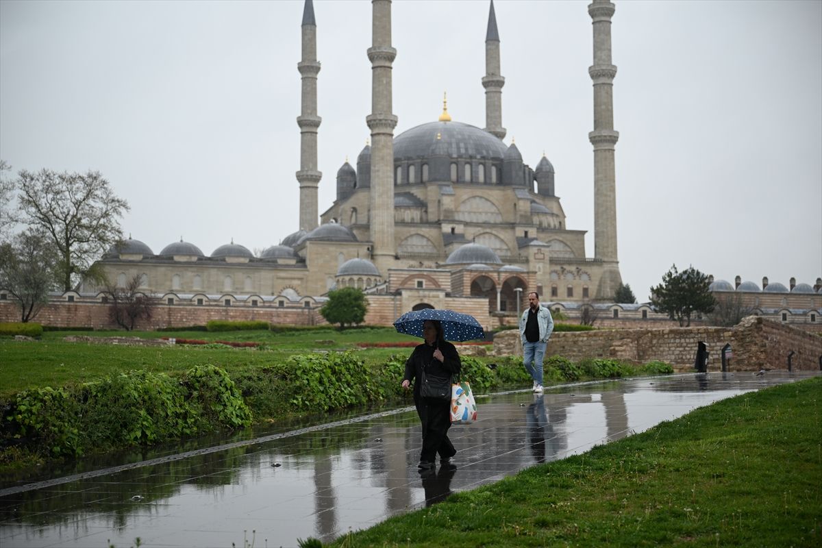 Trakya'da sağanak etkili oluyor