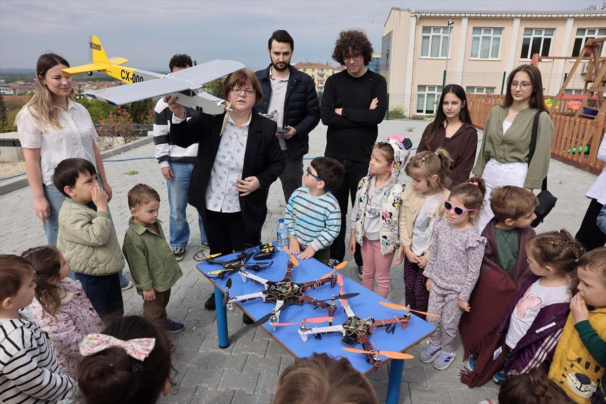 Trakya Üniversitesinde miniklere dron deneyimi