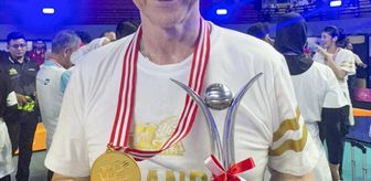Türk antrenör Bülent Karslıoğlu, Endonezya'da üst üste ikinci şampiyonluğu yaşadı
