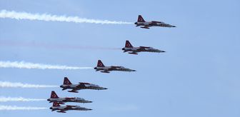 Türk Yıldızları, Çanakkale Şehitler Abidesi üzerinde gösteri uçuşu yaptı