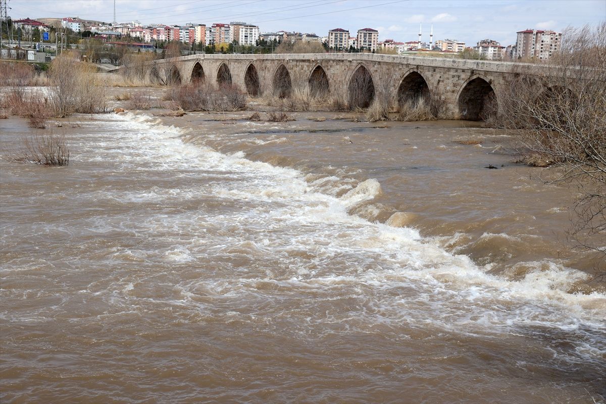 Türkiye'nin en uzun nehri Kızılırmak'ın debisi son 10 yılın zirvesinde