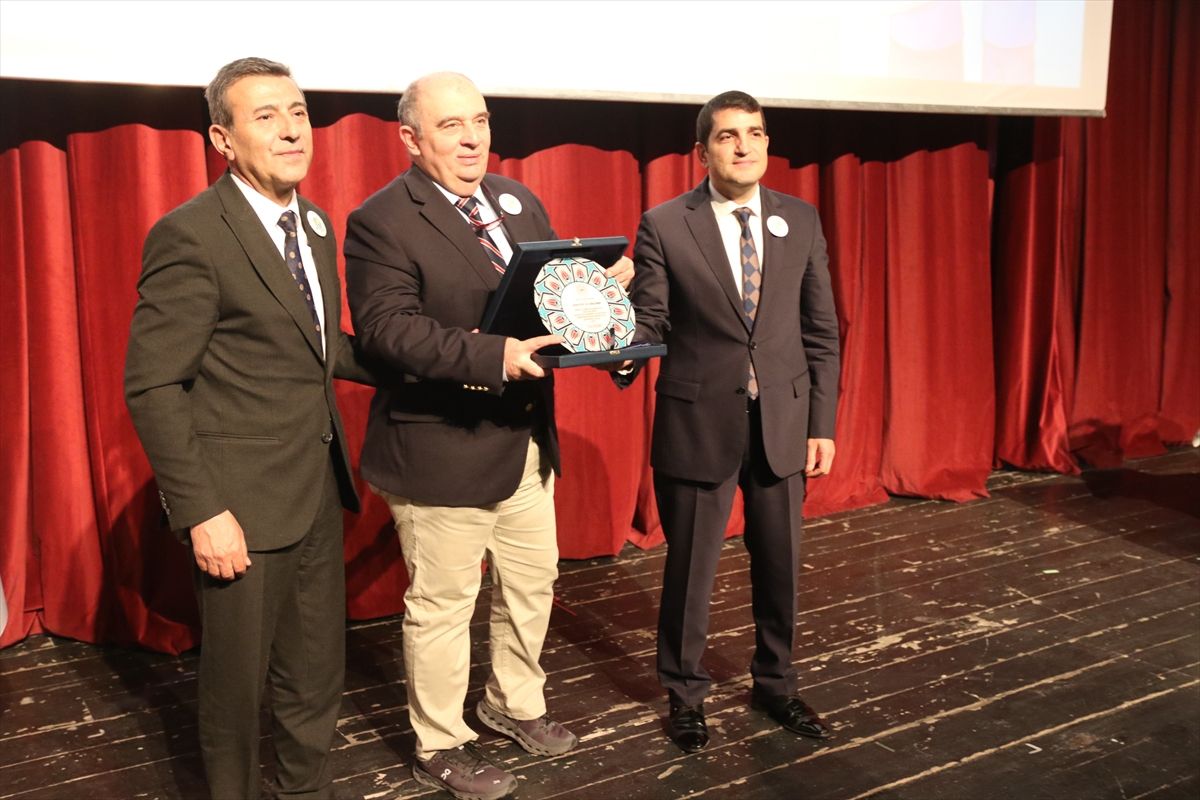 TÜSEB Aşı Enstitüsü Başkanı Prof. Dr. Kara, Malatya'da konuştu Açıklaması