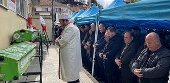 Uşak'taki kazada hayatını kaybeden 4 kişilik aile Kütahya'da defnedildi