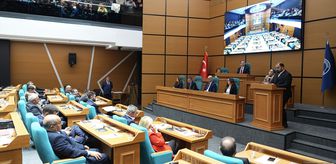 Üsküdar Belediye Meclisi'nde ilçenin çeşitli noktalarına asılan afişler tartışıldı