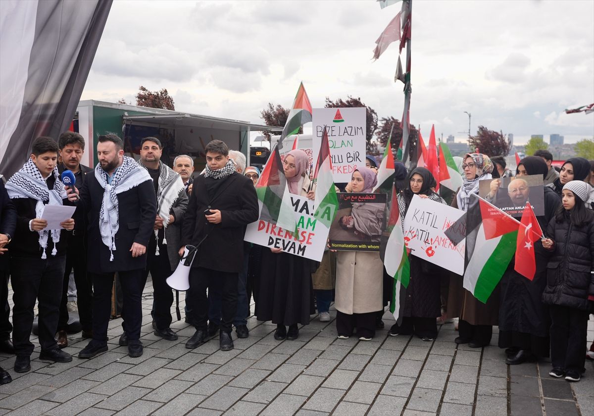 Üsküdar'da İsrail'in Küresel Sumud Filosu'na saldırısı kınandı