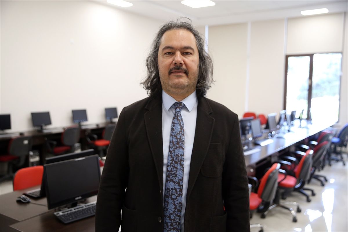 Uzmanından ailelere 'çocuklarınızı dijital dehlizlerde yalnız bırakmayın' uyarısı