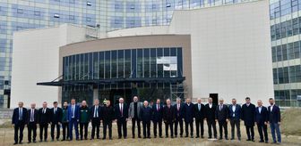 Vali Şahin yapımı devam eden Şehir Hastanesinde incelemede bulundu