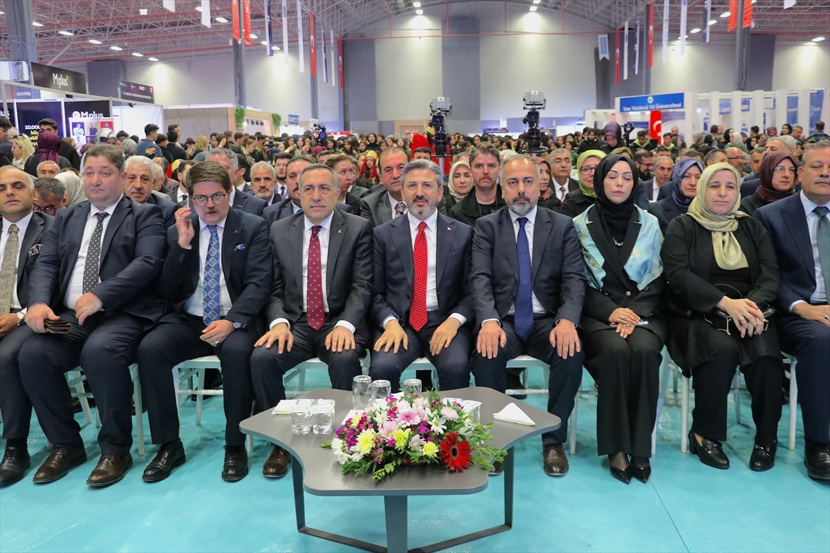 Van'da 'Doğu Anadolu Kariyer Fuarı' başladı