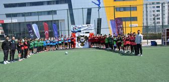 Van'da 'Gençler Sporda, Gelecek Emniyette Mini Futbol Turnuvası' düzenlendi