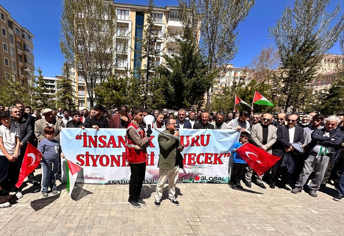 Van'da İsrail'in Küresel Sumud Filosu'na saldırısı protesto edildi