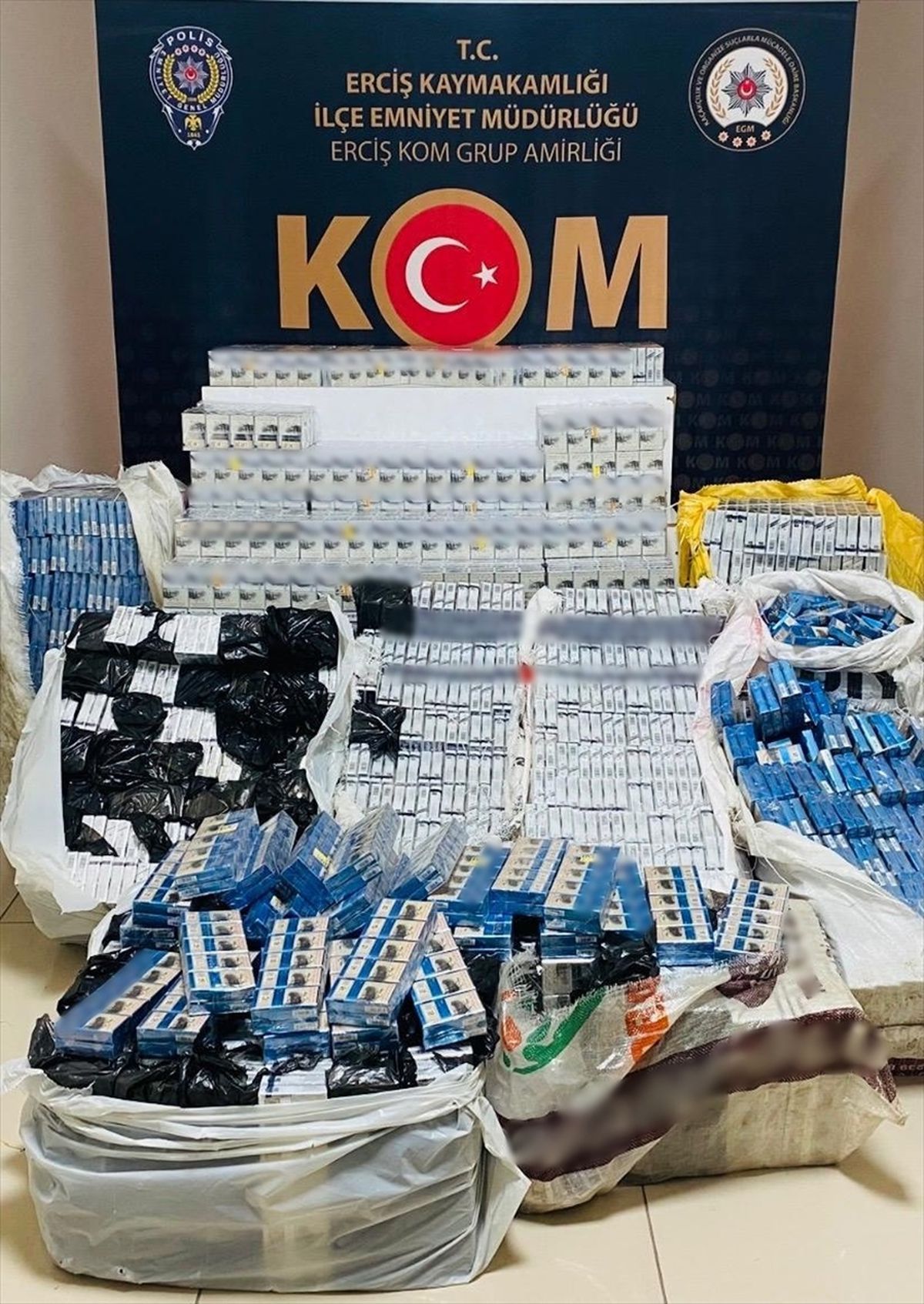 Van'da silah ve kaçak malzemeler ele geçirildi