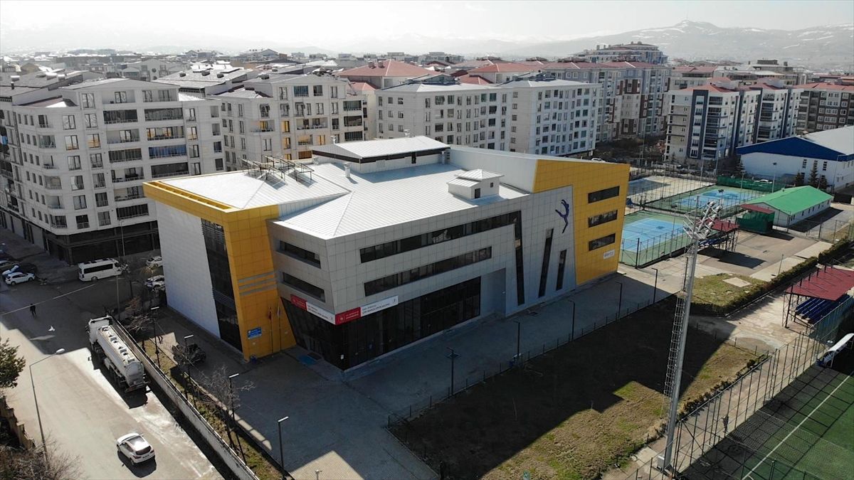 Van'daki "Sporcu Fabrikası"nda 3 yılda binlerce çocuk ve genç eğitim aldı
