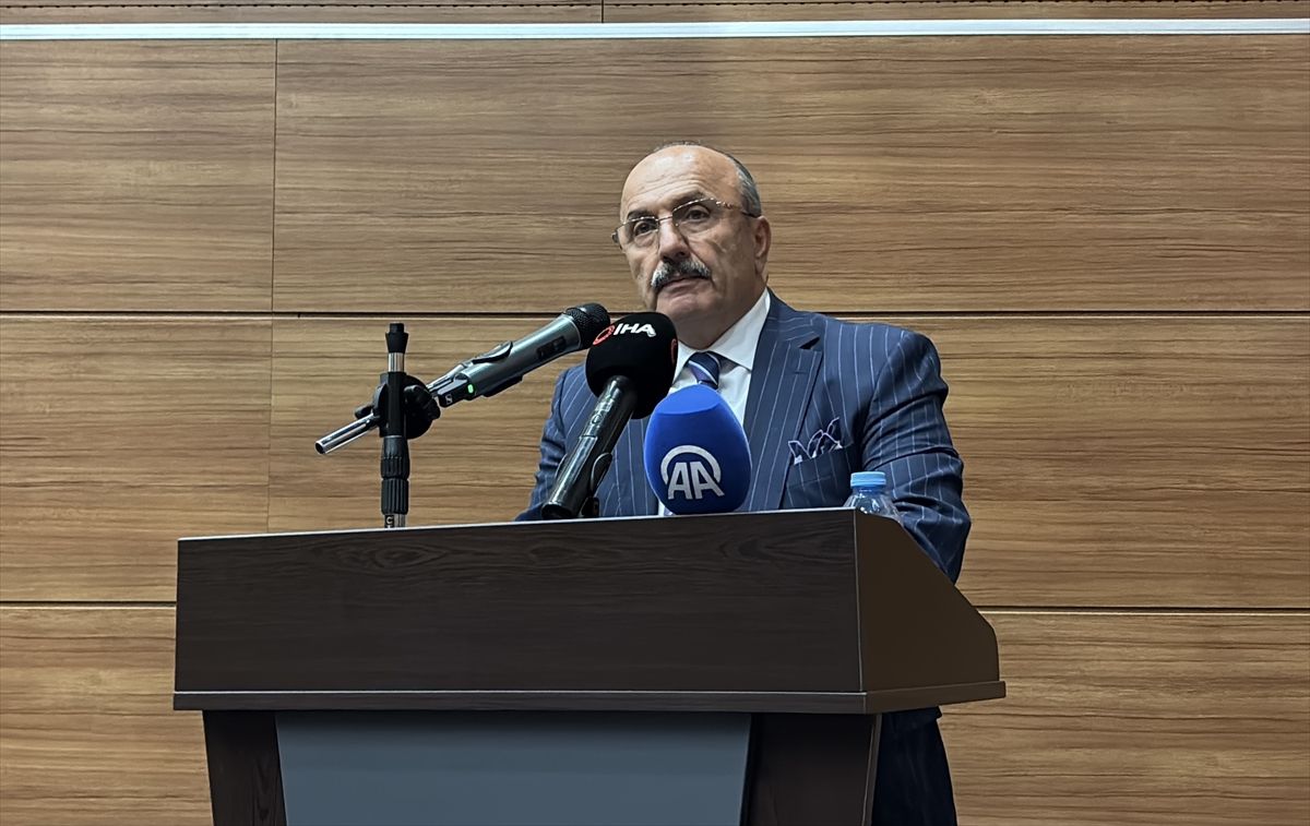 Yapay zeka ile hazırlanan '7 Kemerli Bir Zaman Geçidi' filmi üniversite öğrencileriyle buluştu