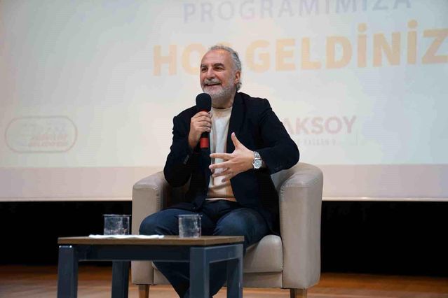 Yazar Tarık Tufan Esenyurt’ta okurlarıyla buluştu