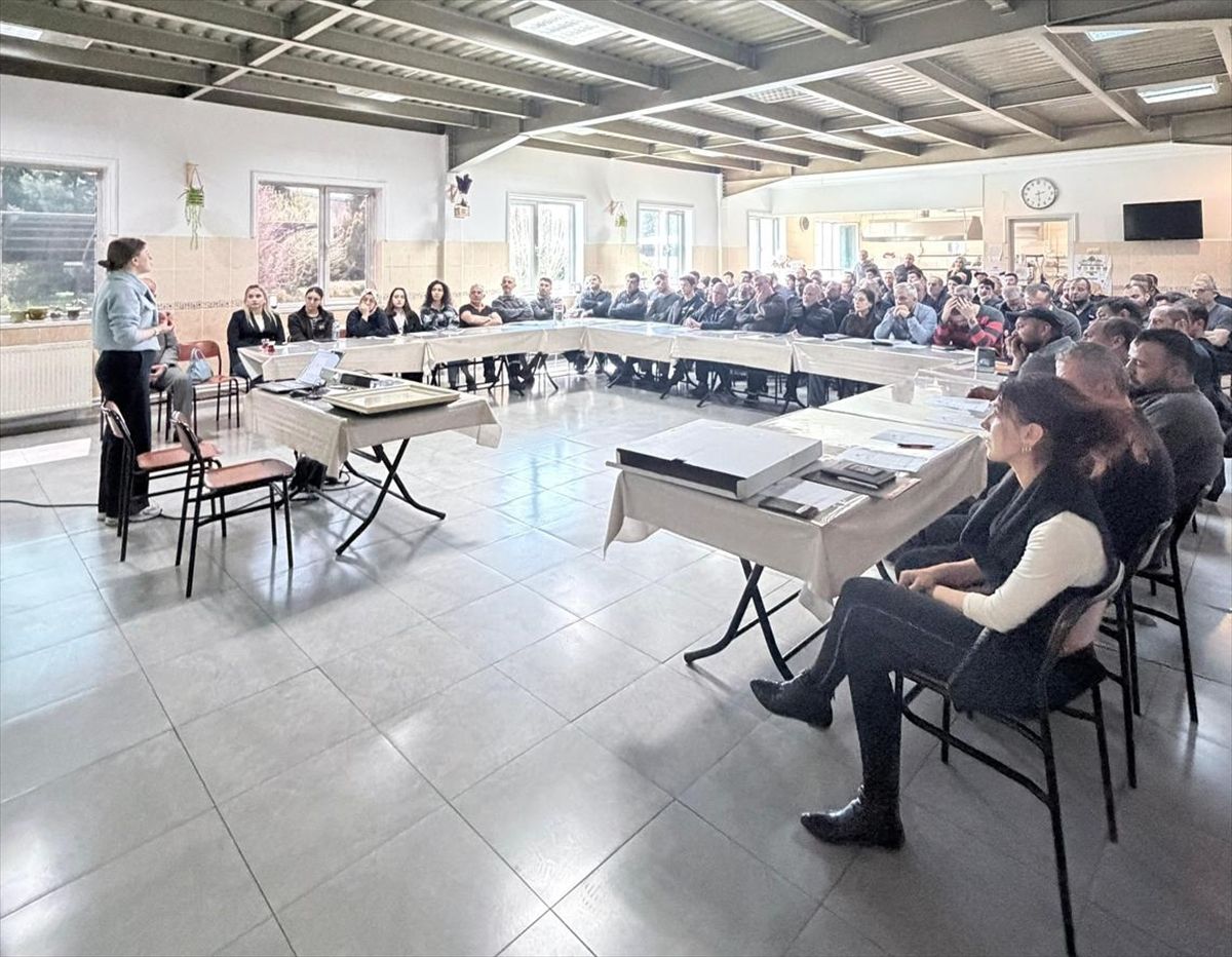Yeşilay, çalışanlara bağımlılıkla mücadele eğitimi verdi