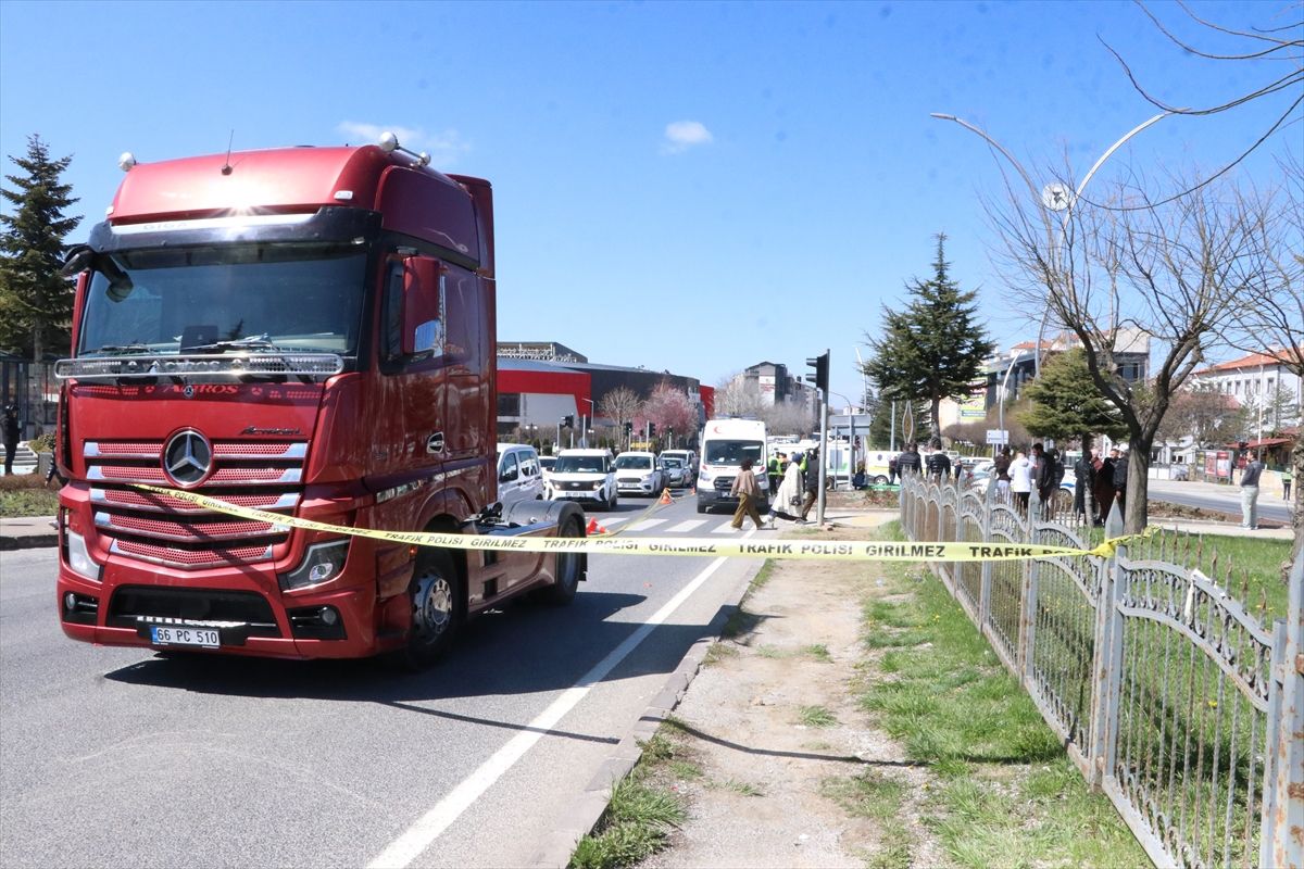 Yozgat'ta tırın çarptığı yaya öldü