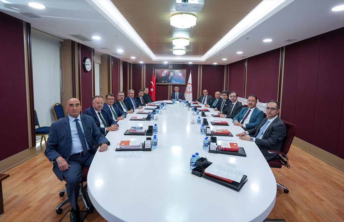 YSK, yeni Başkanı Serdar Mutta ve üyeleriyle ilk toplantısını yaptı