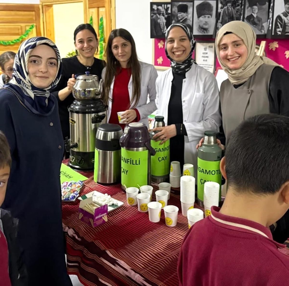 Aydıntepe'de öğrencilerden çay festivali