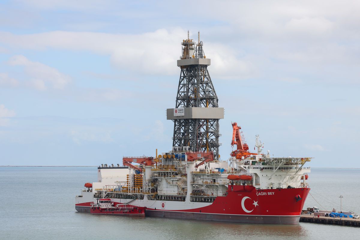 Türkiye'nin İlk Derin Deniz Sondaj Gemisi Çağrı Bey, Somali'de Göreve Başlıyor