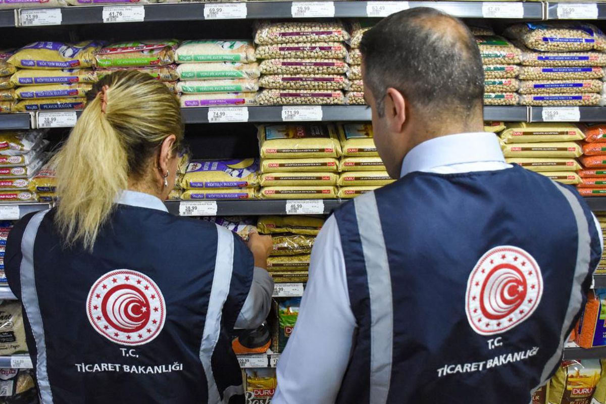 Ticaret Bakanlığı, yerel ve zincir marketlerdeki haksız fiyat listesini tek tek açıkladı