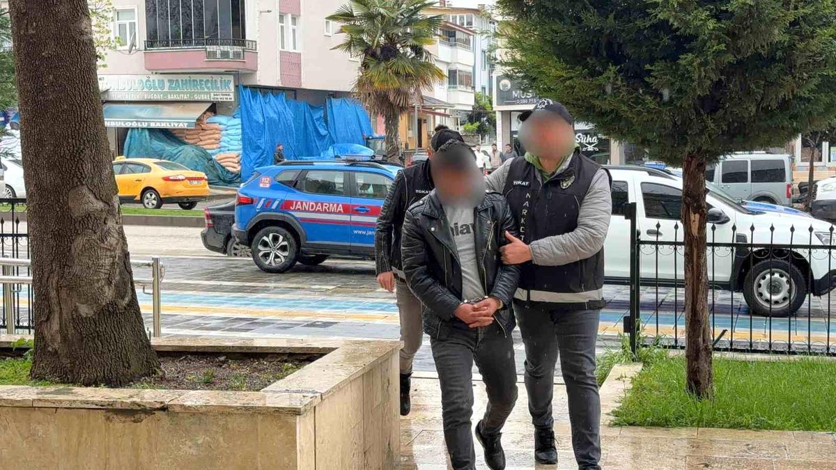 Tır dorsesindeki hasarlı araçta 2.7 kilo uyuşturucu ele geçirildi, sürücü tutuklandı