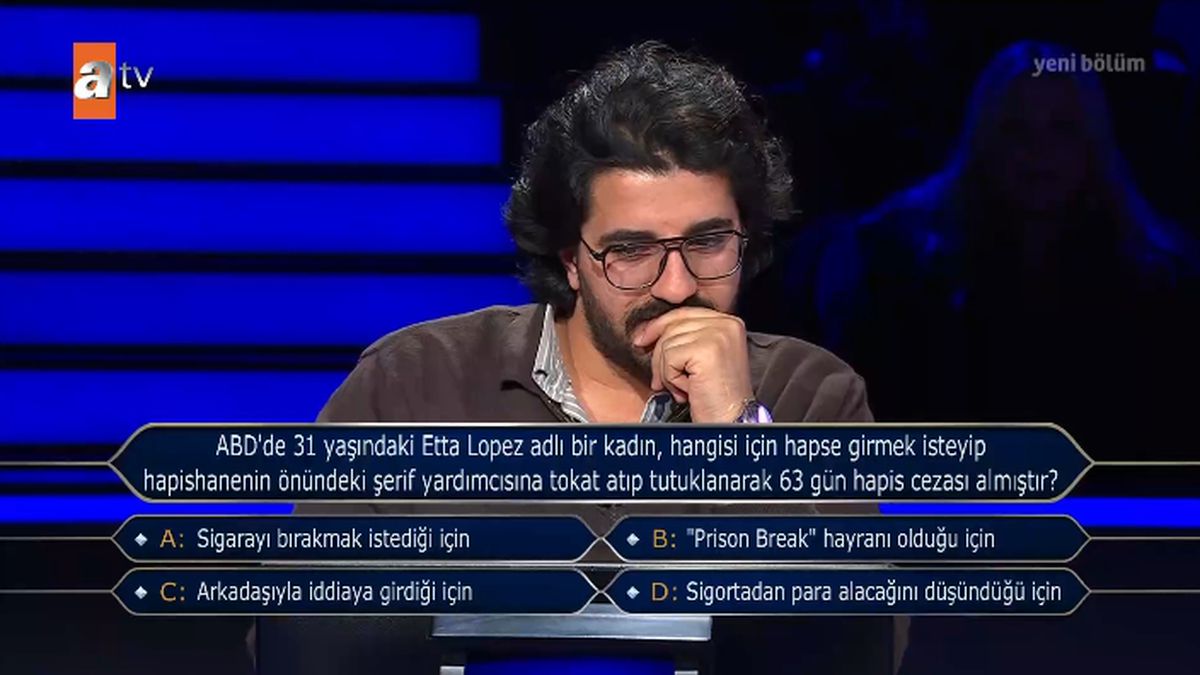 ABD'de 31 yaşındaki Etta Lopez adlı bir kadın, hangisi için hapse girmek isteyip hapishanenin önündeki şer...