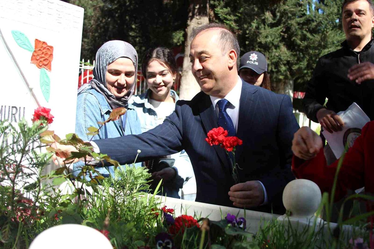 Adana'da şehit polisler unutulmadı