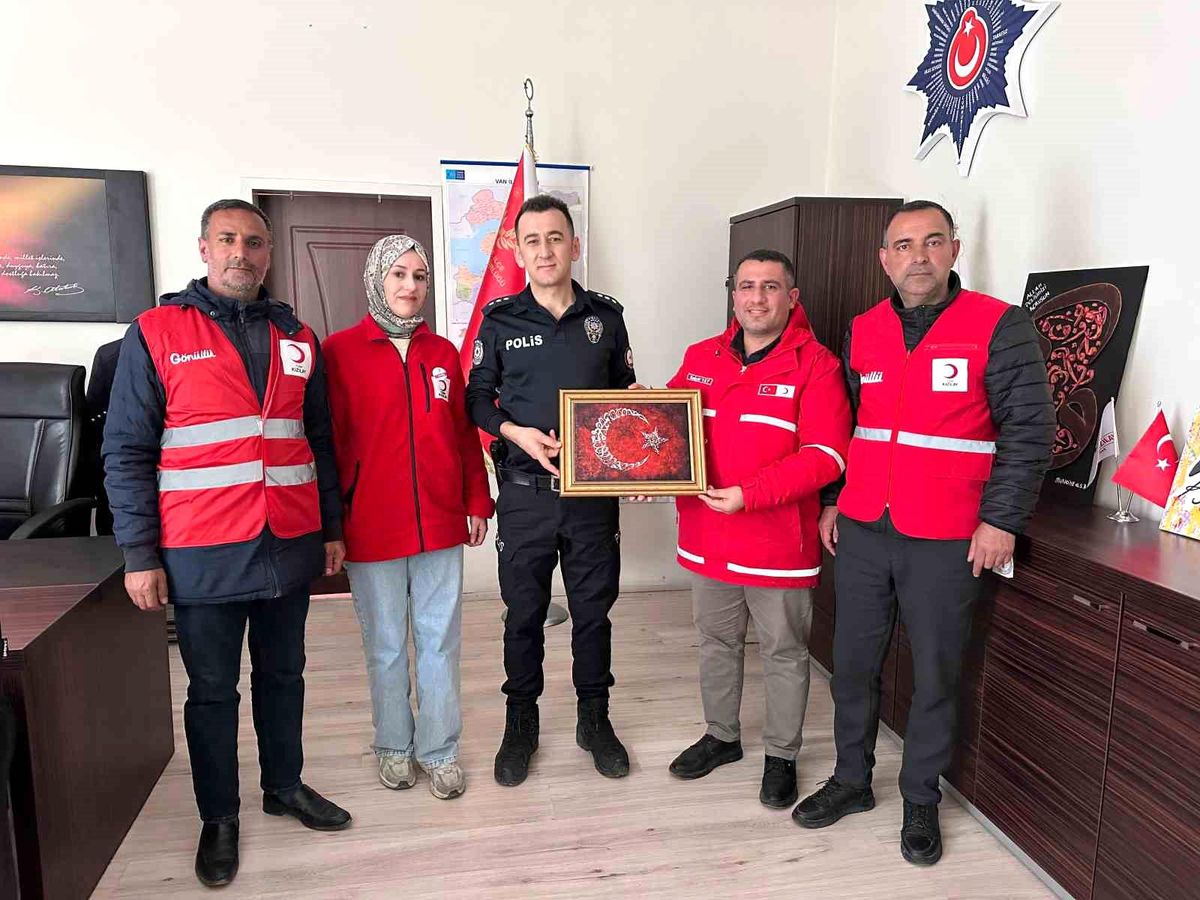 Başkan Yay'dan Muradiye Emniyet Müdürlüğüne ziyaret