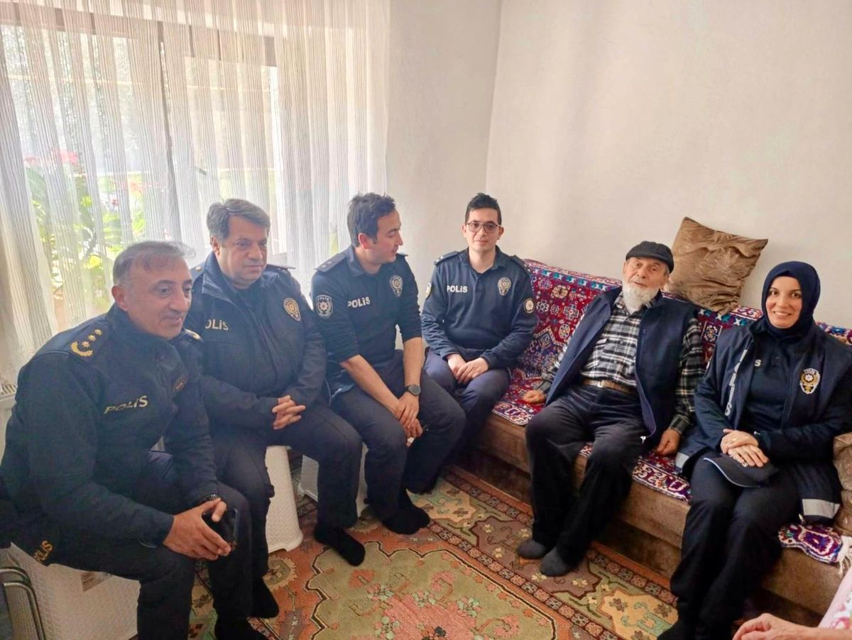 Bilecik'te şehitler için dua, emekli polis ve ailelerine vefa