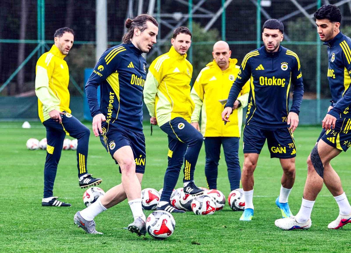 Fenerbahçe'de Kayserispor maçı hazırlıkları devam etti