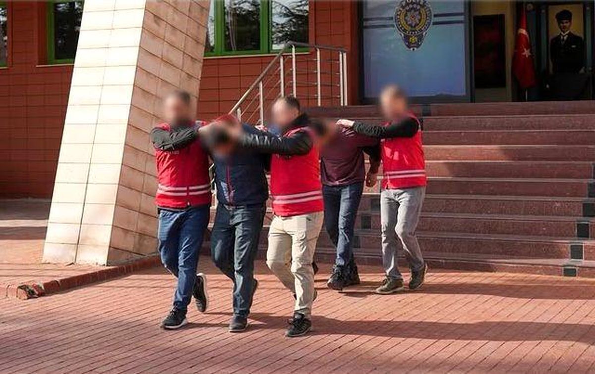 Isparta'da hapis cezasıyla aranan 2 şahıs yakalandı