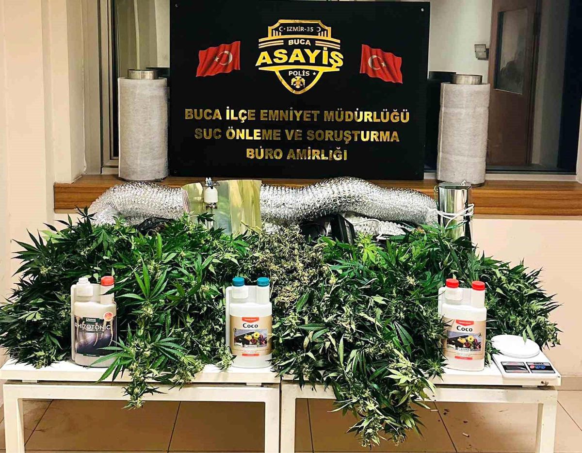İzmir'de uyuşturucu operasyonu: Yabancı uyruklu 2 kişi yakalandı