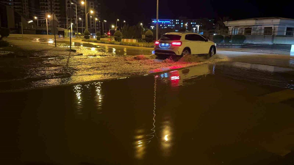 Osmaniye'de gece şiddetli yağmur etkili oldu