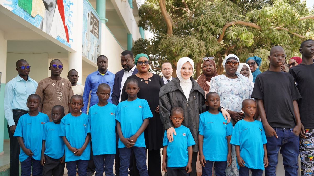 Bakan Göktaş, Senegal'de Türkiye'nin destekleriyle faaliyet gösteren sosyal hizmet merkezlerini ziyaret etti