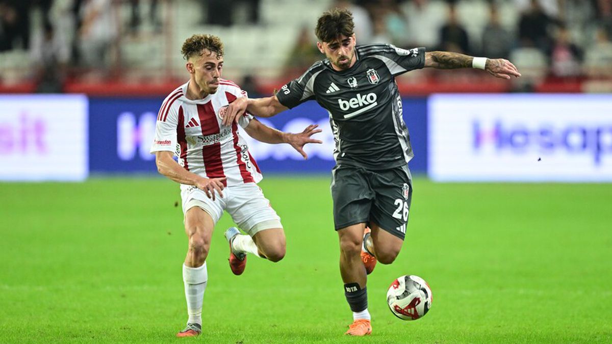 Beşiktaş 11'i! Beşiktaş Antalyaspor maç kadrosu ilk 11'ler belli oldu mu? Beşiktaş Antalyaspor maç kadrosu...