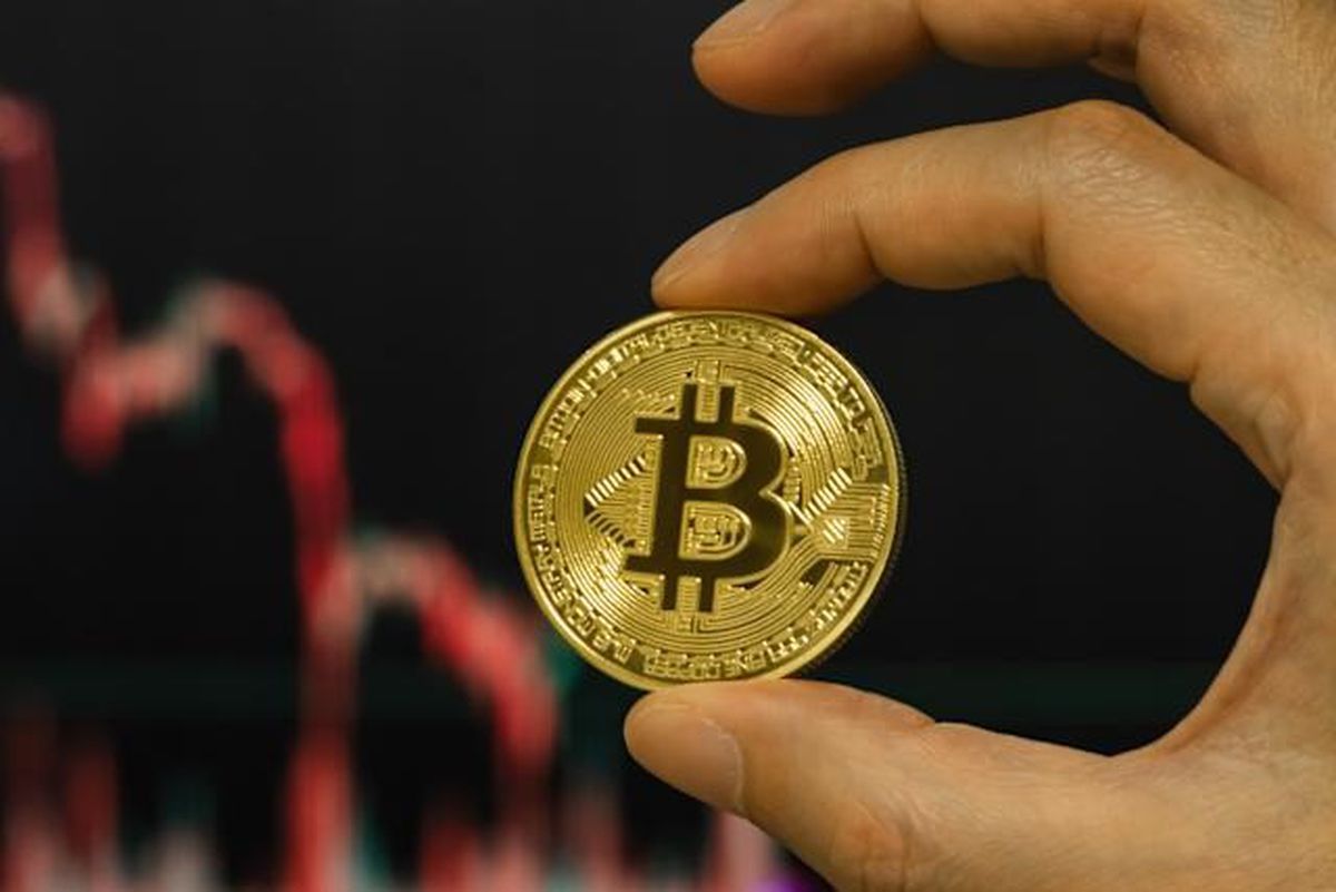Bitcoin 72.400 dolara yükseldi