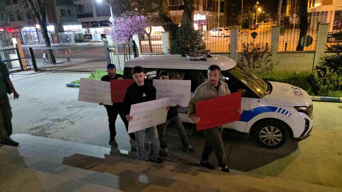 Düzce'de polislere anlamlı sürpriz: "İyi ki varsınız"