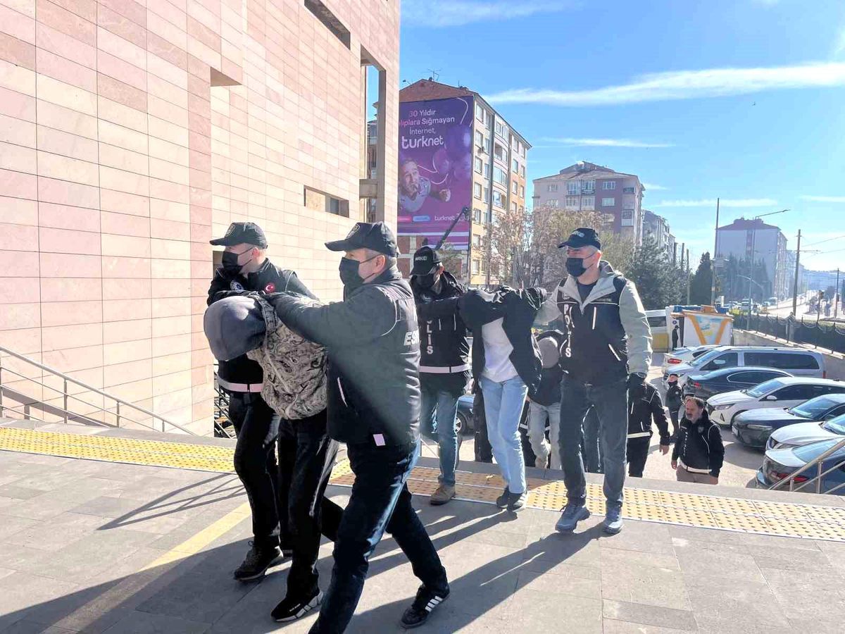 Eskişehir merkezli 6 ilde uyuşturucu operasyonunda 14 tutklama