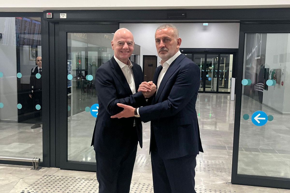 Gianni Infantino İstanbul'a geldi! Hacıosmanoğlu ile verdiği pozu görenler aynı yorumu yaptı