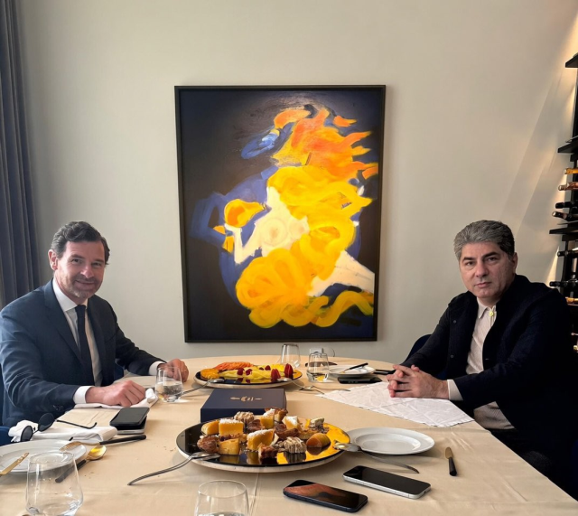 Surprise visit from Hakan Safi to Porto
