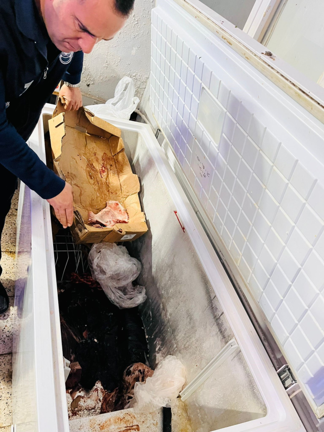 kasapta mide bulandiran gorunt a0db05a2ef 3992 5 m