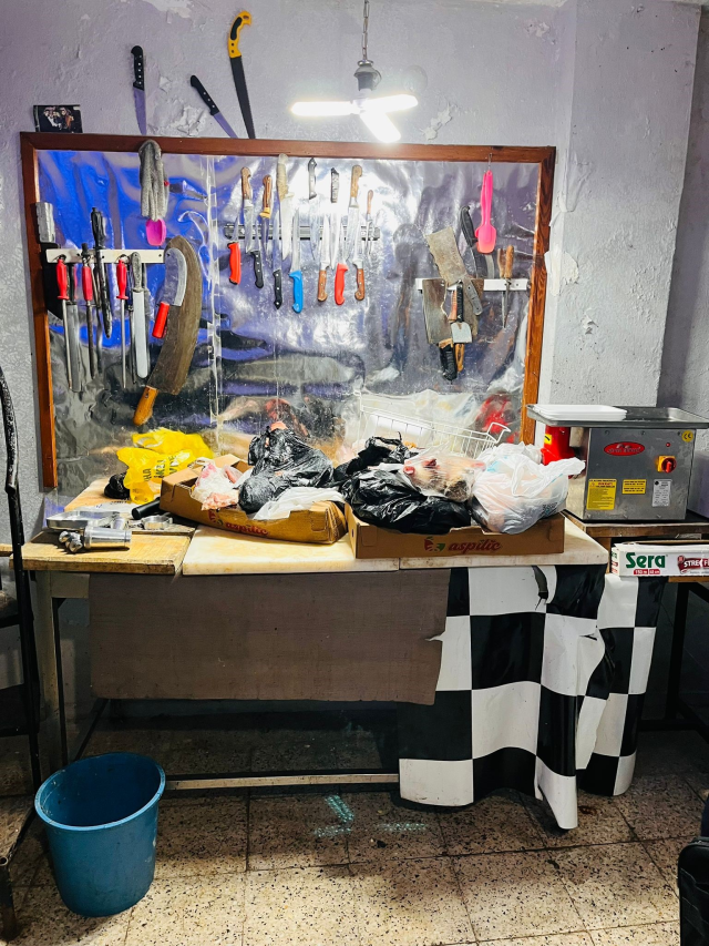 kasapta mide bulandiran gorunt a0db05a2ef 6537 6 m