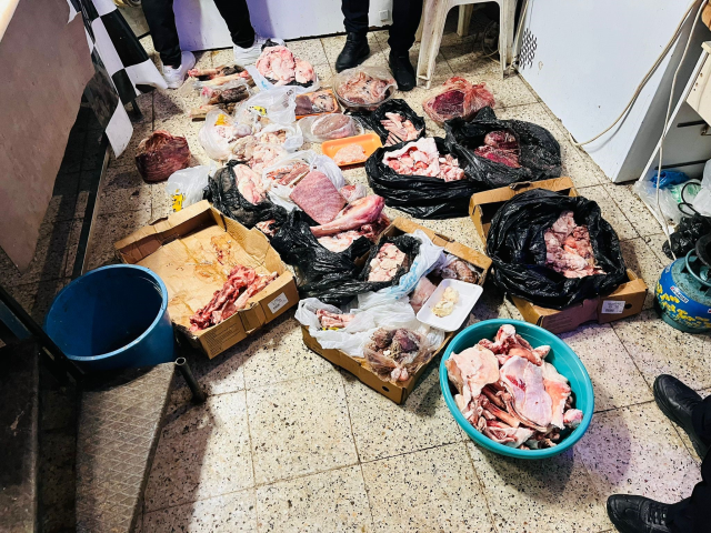 kasapta mide bulandiran gorunt a0db05a2ef 9346 2 m