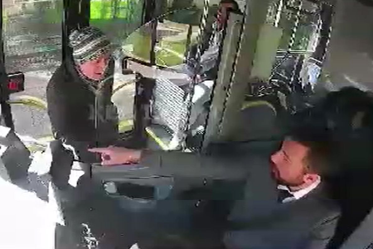 Otobüs şoförü yaptığı hareketle gönülleri fethetti