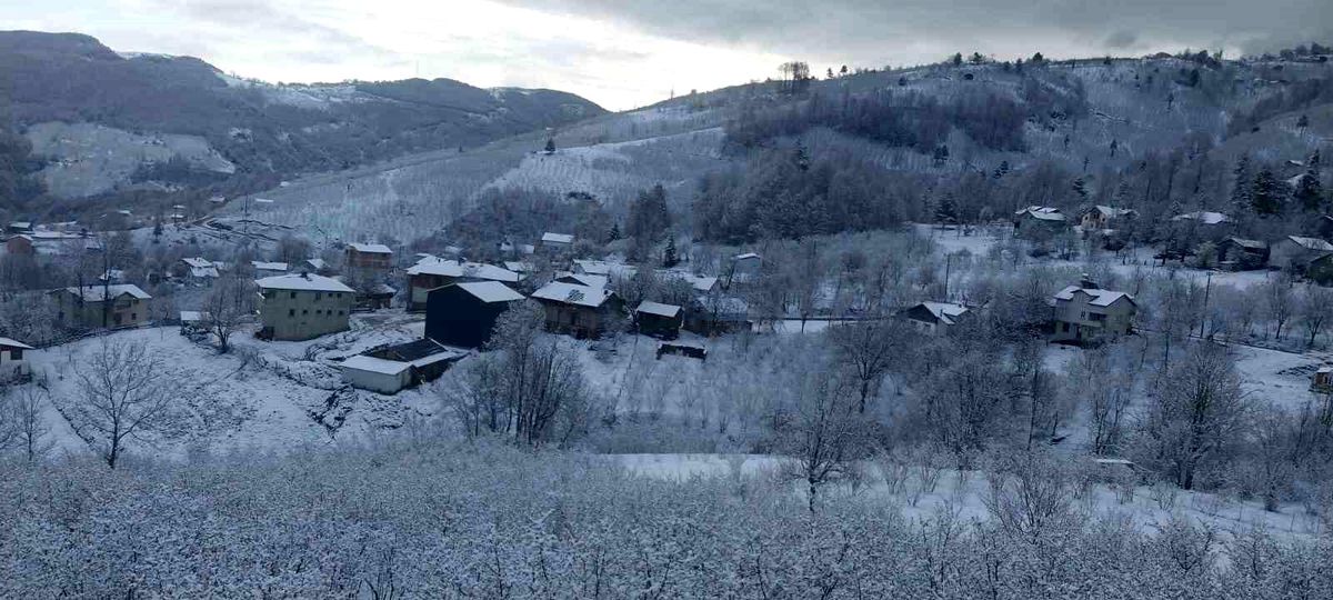 Sakarya'nın yüksek kesimleri beyaza büründü