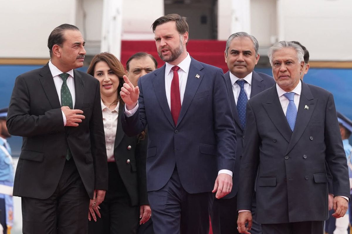 İran'ın ardından ABD heyeti de müzakere için Pakistan'da