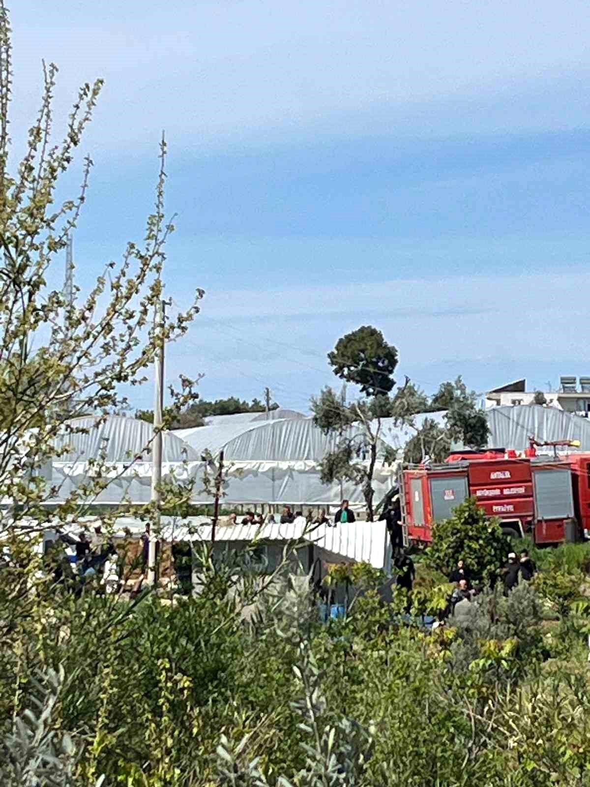 Aksu'da traktör dereye devrildi sürücü hayatını kaybetti